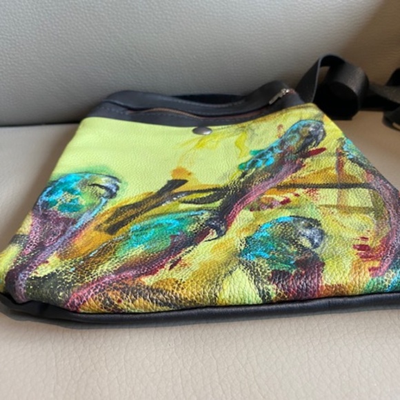 Small crossbody bag purse rare with painted parrots multicolour w/shoulder strap - Picture 5 of 11